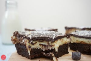 BROWNIE COM COCADA